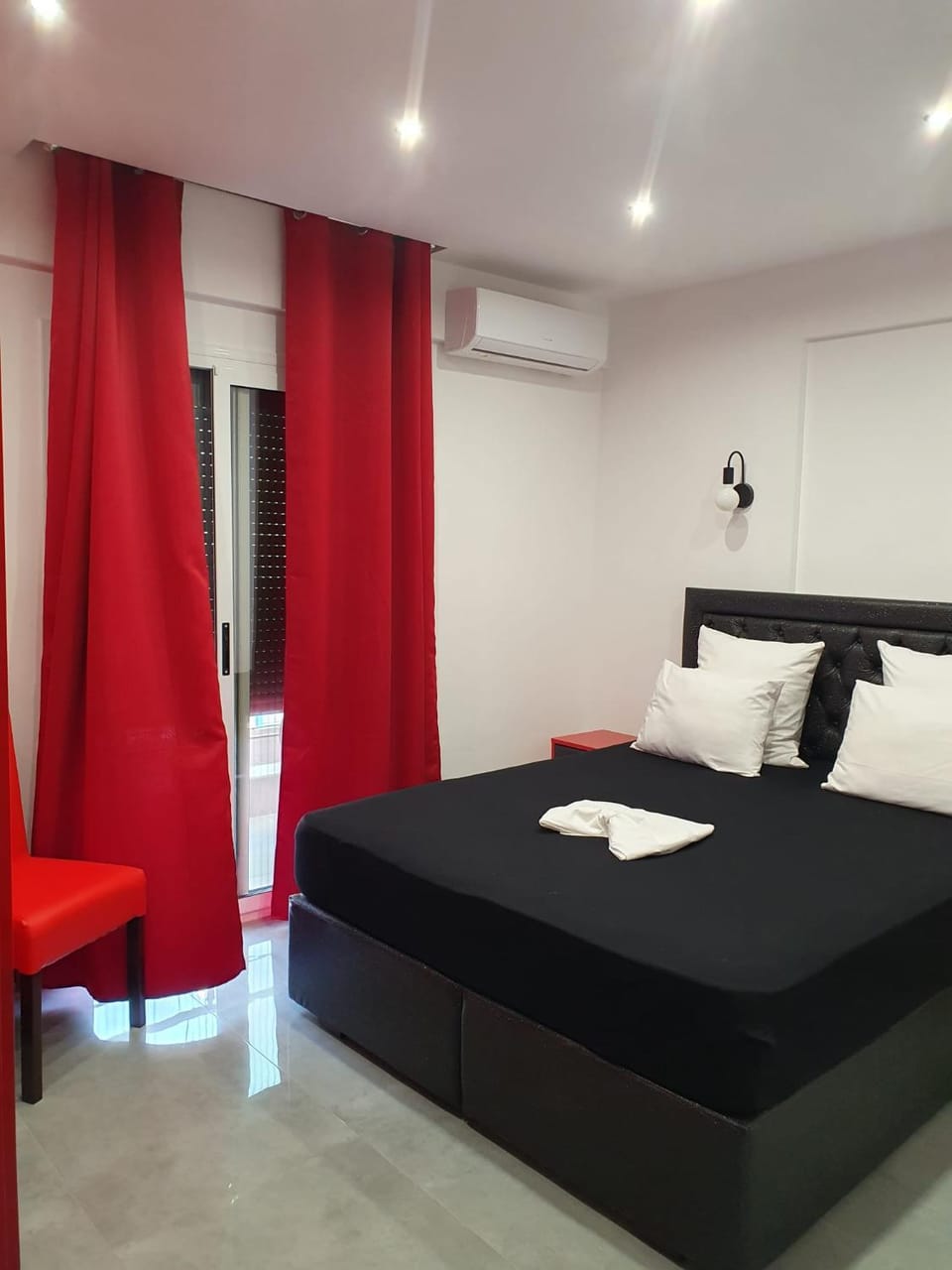 Bed, Photo of the whole room, Bedroom, towels, air conditioner