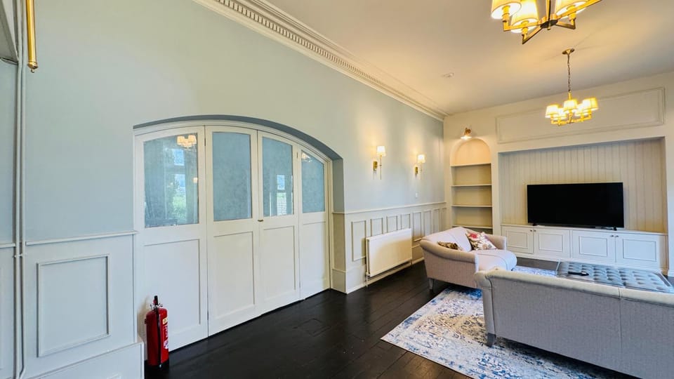 TV and multimedia, Living room, Seating area