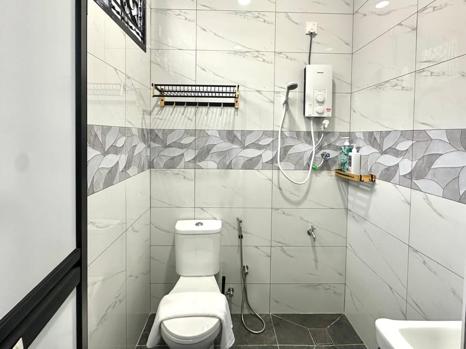 Shower, Toilet, Bathroom, bidet