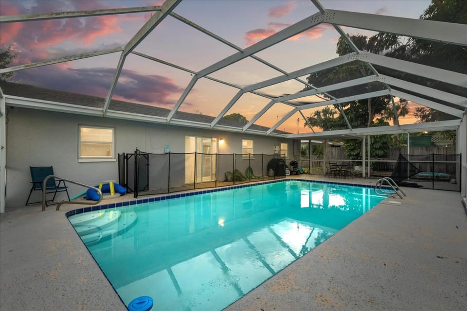 Pool view, Swimming pool