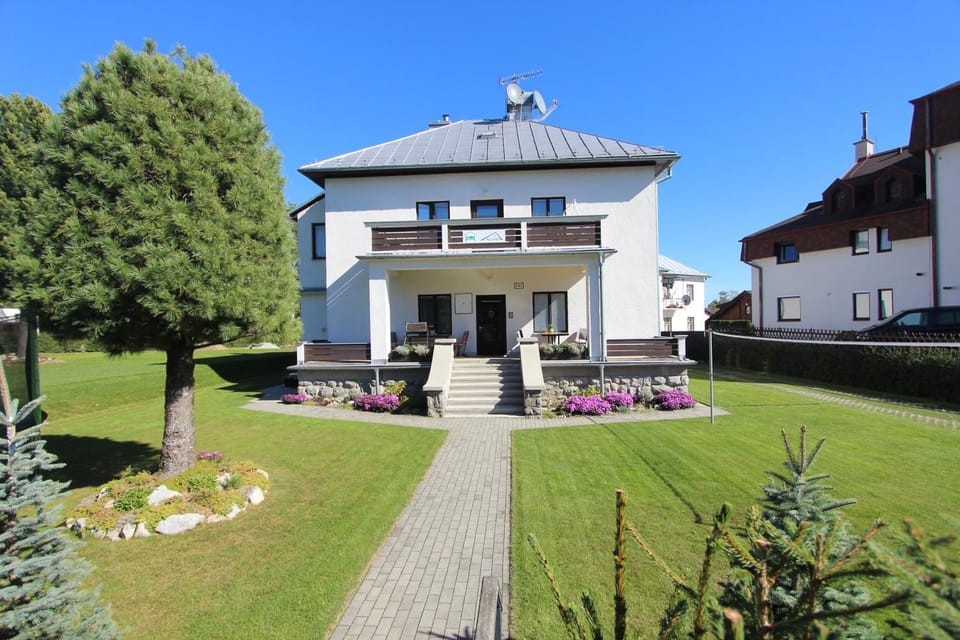 Property building, Day, Garden