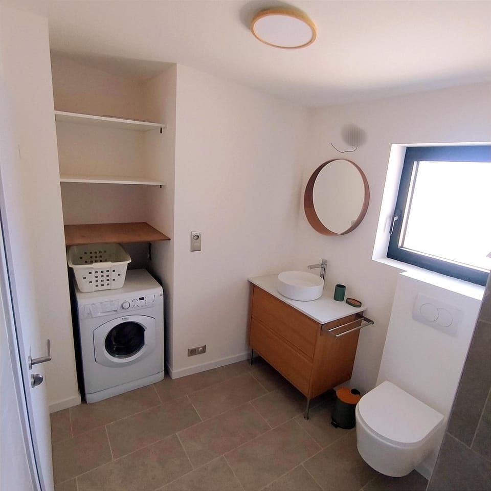 Toilet, Bathroom, washing machine
