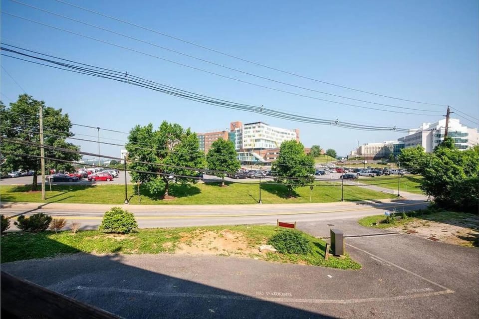 5 Min Walk to WVU Hosp Stadium Apartment in Morgantown