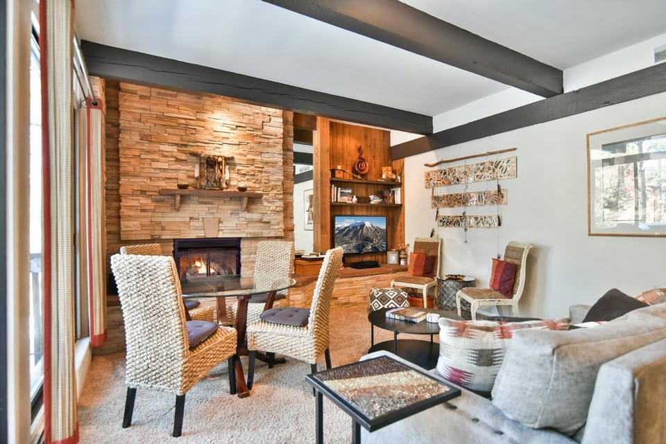 Tamarisk Après Condo: Walk to Slopes/Town Apartment in Breckenridge