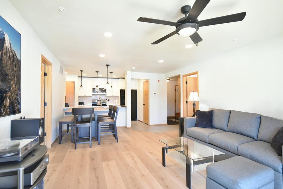 Lake Forest Mountainview Condo: Great Location, Amazing Views Apartment in Frisco