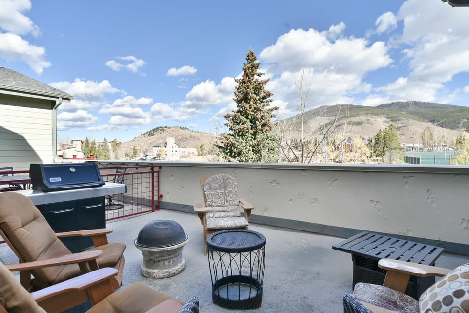 La Riva Del Lago Condo: Downtown, Close to Everything Apartment in Dillon