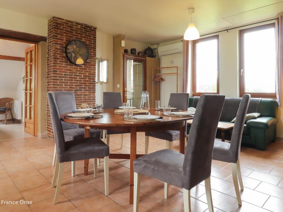 Gîte rural en Normandie avec animaux admis et WIFI, nature et calme - FR-1-497-227 House in Normandy