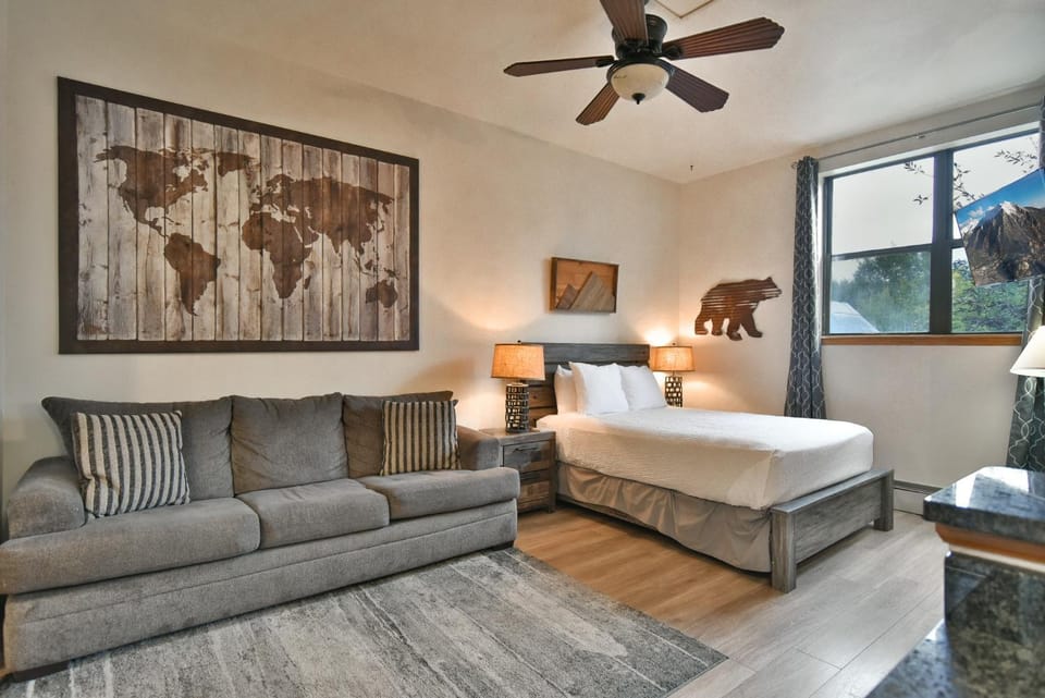 River Mountain Lodge Aspen Trail Condo: Ski In, Downtown Breck Apartment in Breckenridge