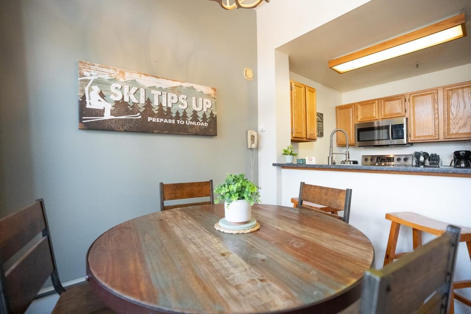 River Mountain Lodge Aspen Trail Condo: Ski In, Downtown Breck Apartment in Breckenridge