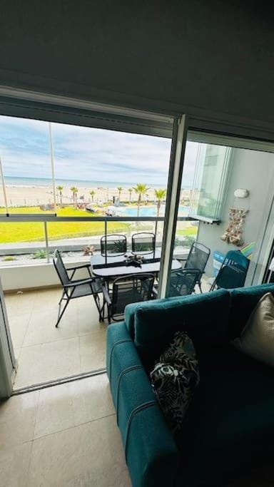 Sidi Rahal Front mer, piscine & accès direct plage Apartment in Casablanca-Settat
