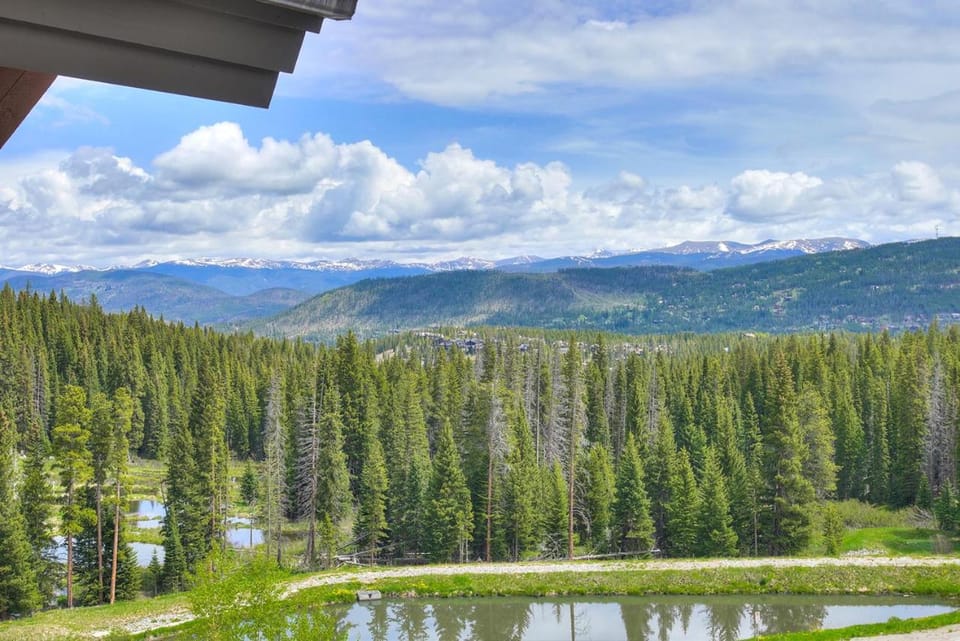 One Ski Hill Place Condo: Peak 8, Ski In/Out, Resort Amenities Apartment in Breckenridge