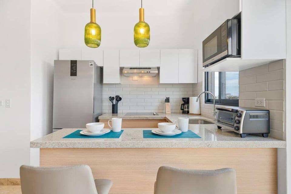 Pineda Suite # 301 with Great Location, Rooftop, Private Parking and Housekeping Apartment in La Paz