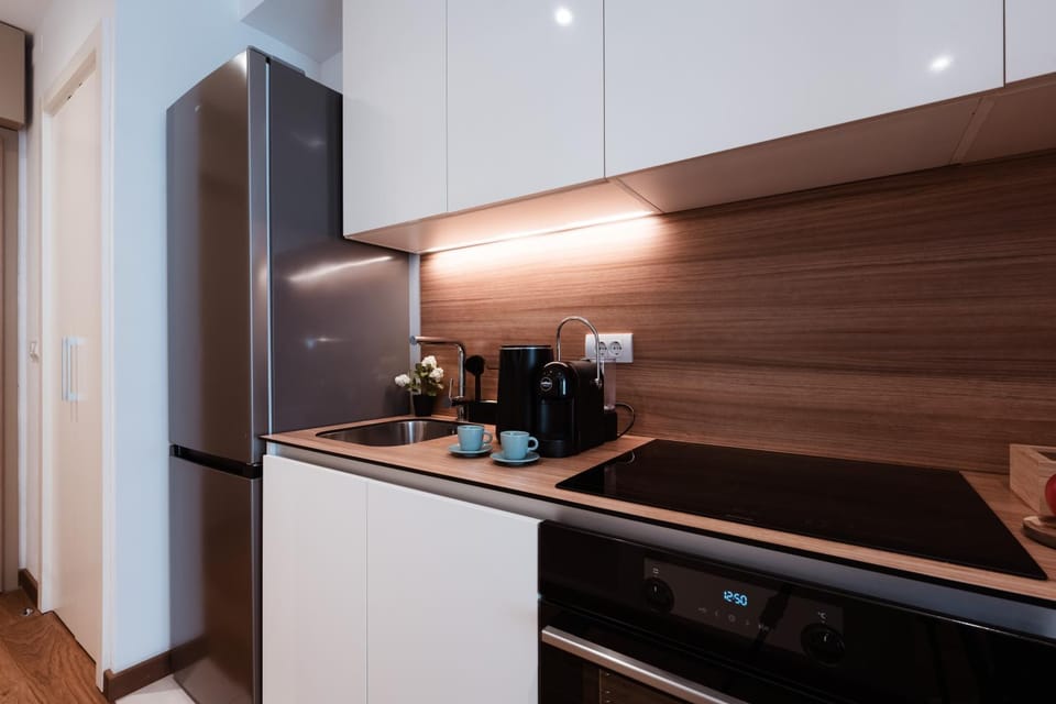 Coffee/tea facilities, Kitchen or kitchenette, oven