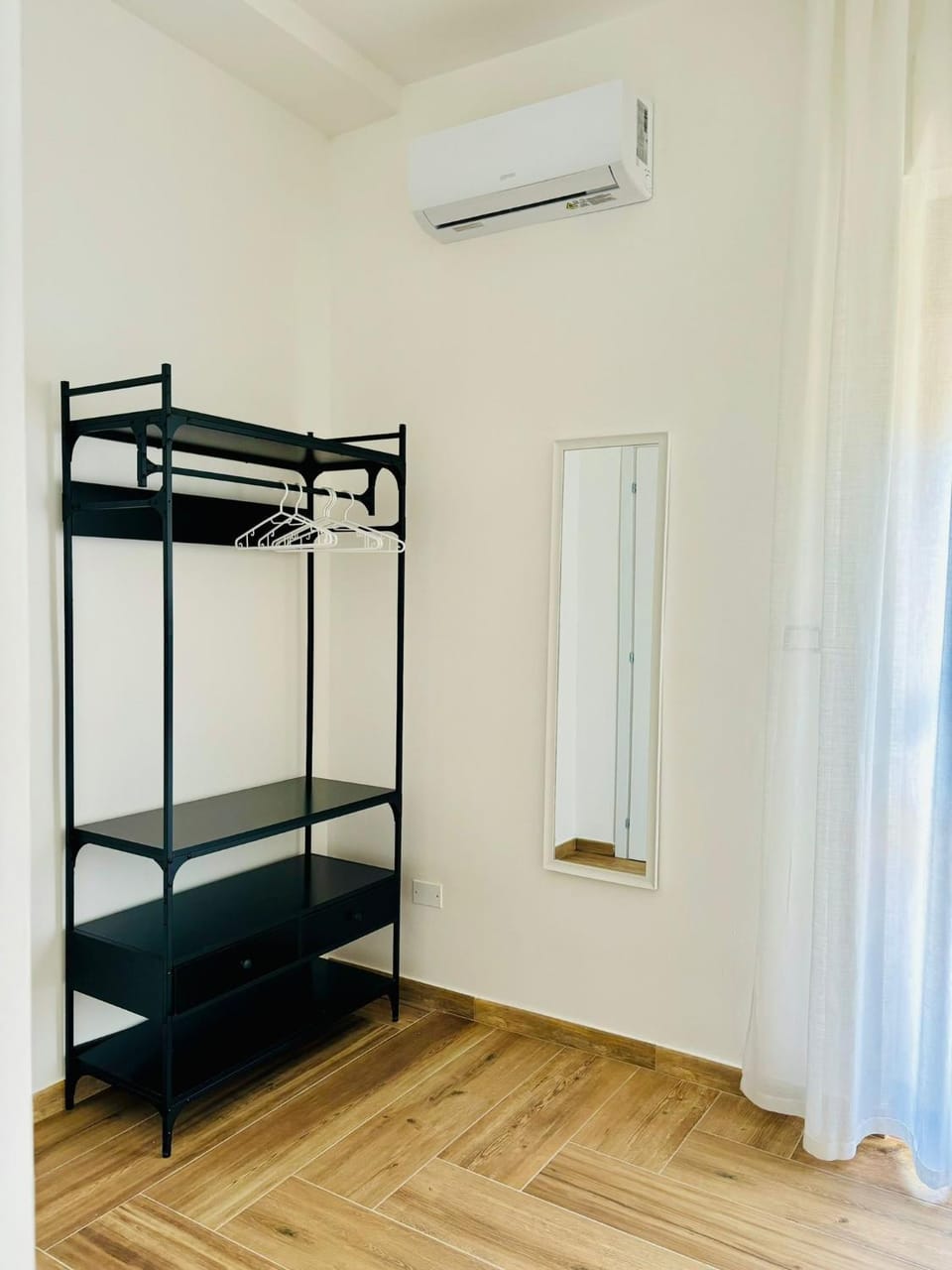 wardrobe, air conditioner