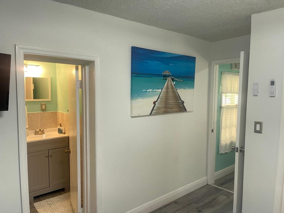 Convenient and Private Downtown 1BR Near Beach Apartment in West Palm Beach