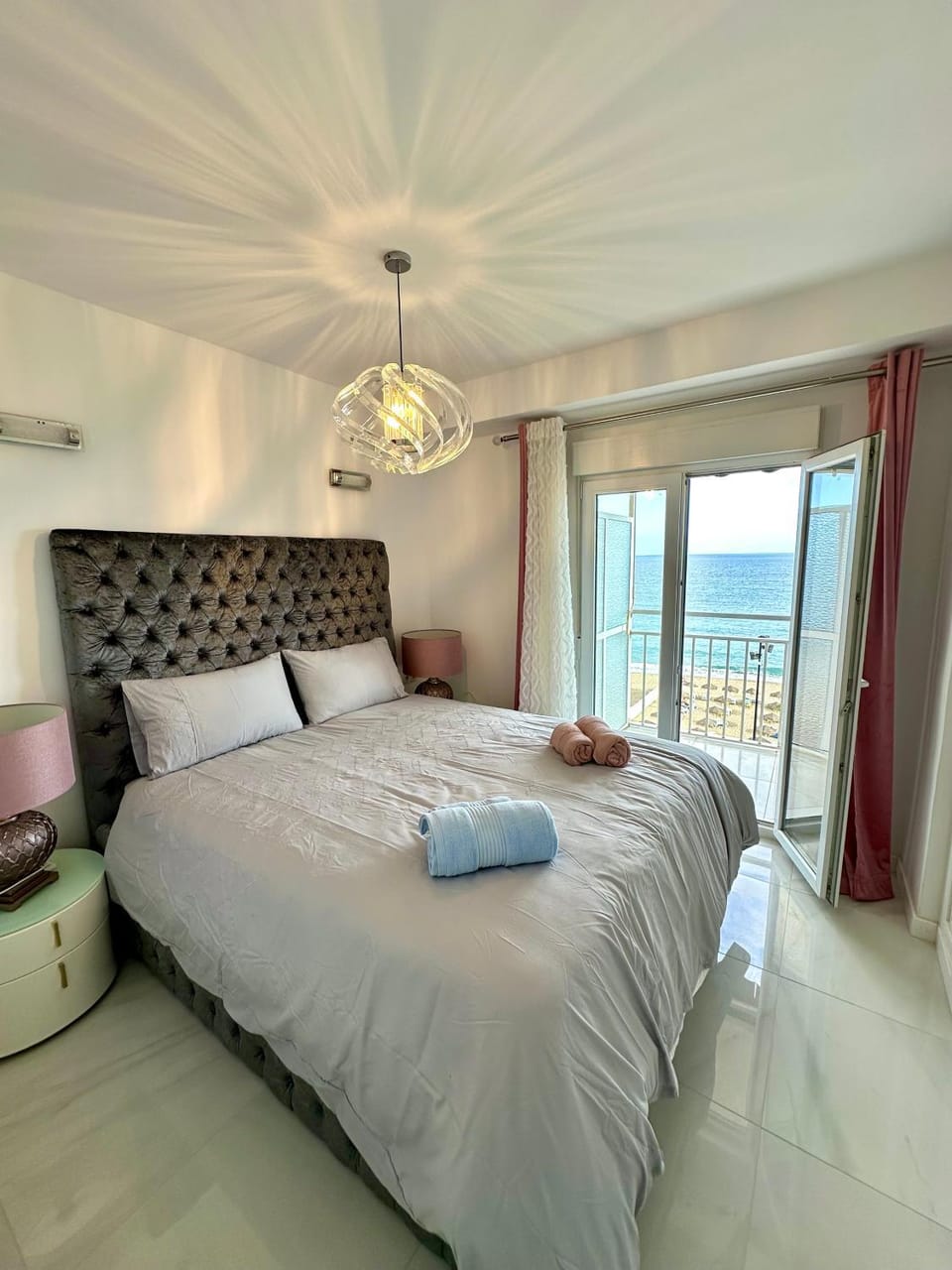 Bed, Natural landscape, Photo of the whole room, Bedroom, Sea view, towels