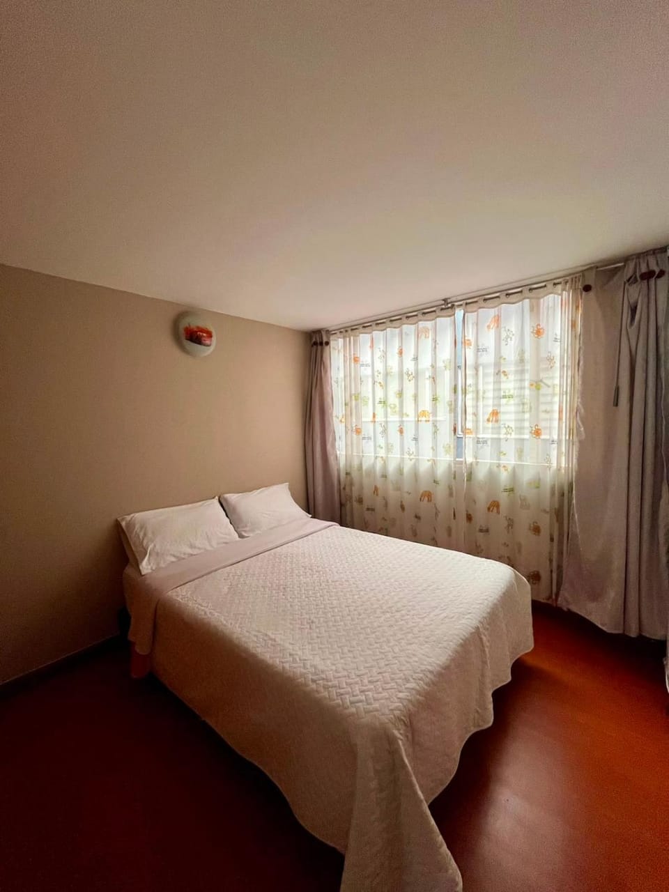 Photo of the whole room, Bedroom