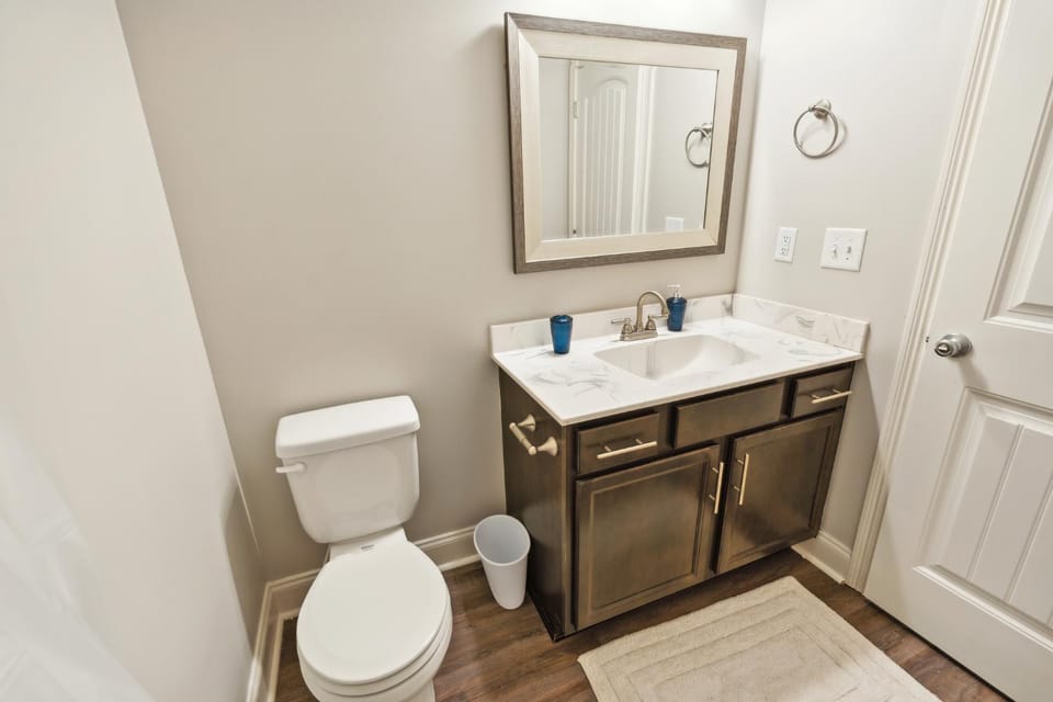 Biltmore Luxury 1513 #3 Townhomes l 2Bd 2 Bth Apartment in Clarksville
