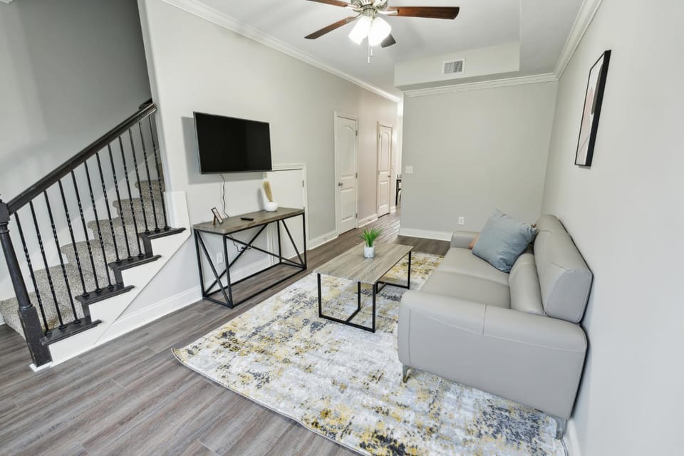 Biltmore Luxury 1513 #3 Townhomes l 2Bd 2 Bth Apartment in Clarksville
