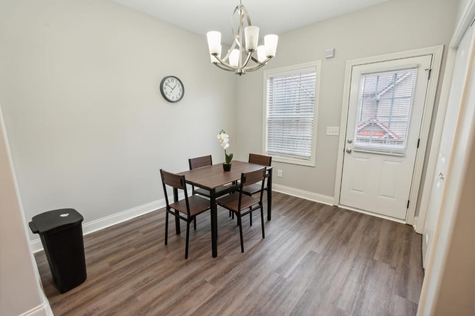 Biltmore Luxury 1513 #5 Townhomes l 2Bd 2 Bth Apartment in Clarksville