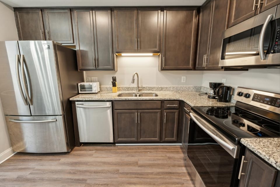 Biltmore Luxury 1513 #5 Townhomes l 2Bd 2 Bth Apartment in Clarksville