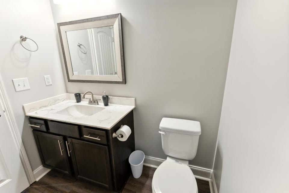 Biltmore Luxury 1513 #8 Townhomes l 2Bd 2 Bth Apartment in Clarksville