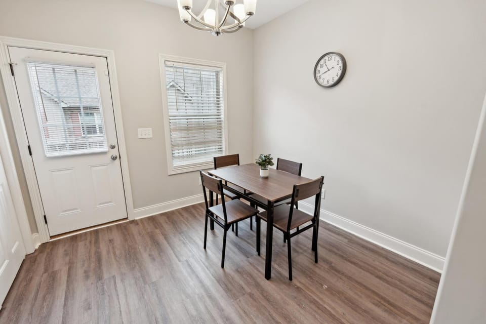 Biltmore Luxury 1517 #6 Townhomes l 2Bd 2 Bth Apartment in Clarksville