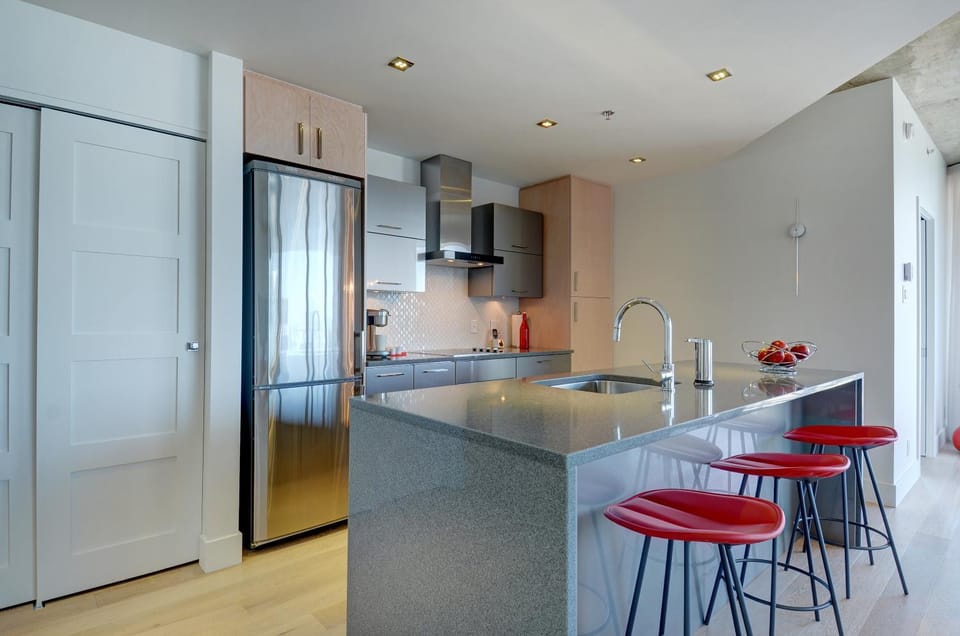 Kitchen or kitchenette