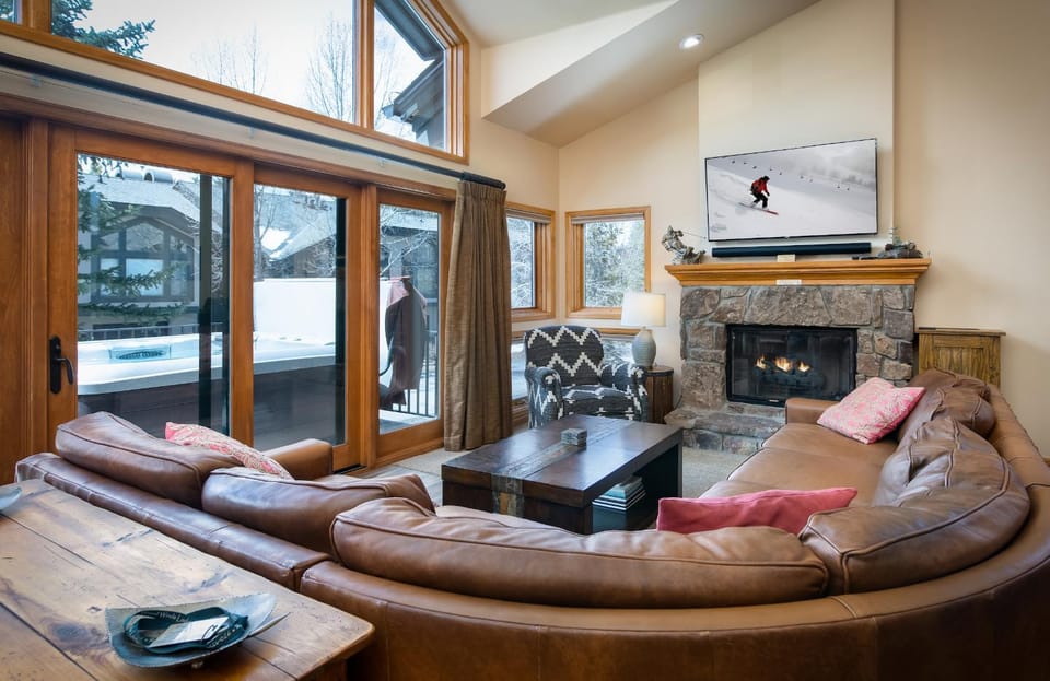One Breckenridge Place Imperial 25 Townhome: Private Hot Tub w/ Mountain View Apartment in Breckenridge