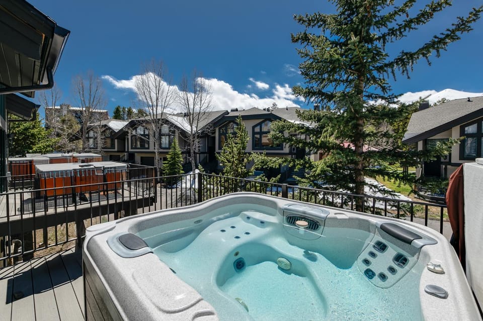 One Breckenridge Place Imperial 25 Townhome: Private Hot Tub w/ Mountain View Apartment in Breckenridge