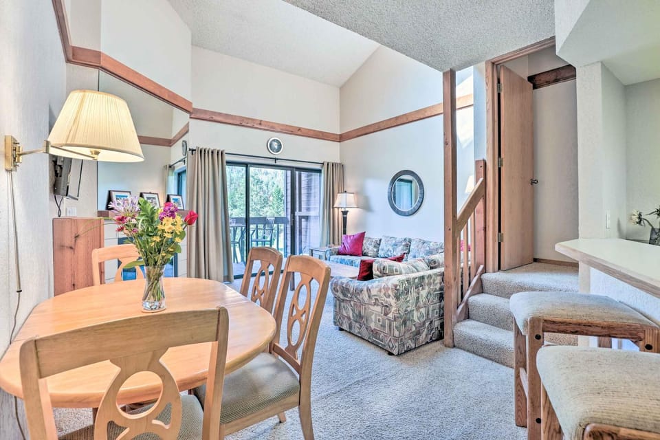 Mountainside Royalview Condo: Pool/Hot Tubs, Great Location Apartment in Frisco