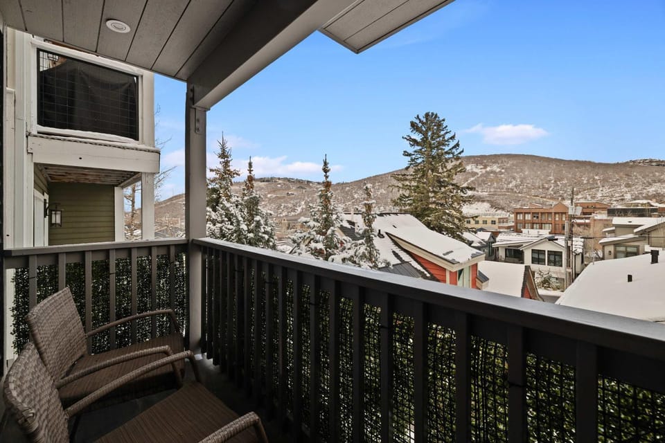 Chic Park City Retreat with Hot Tub Near Town Lift House in Park City
