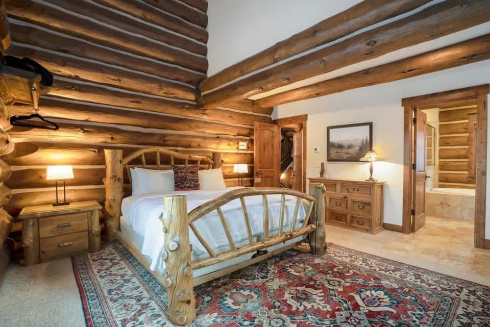 Moose Drool Lodge House in Fraser