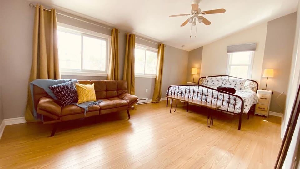 Seating area, Bedroom