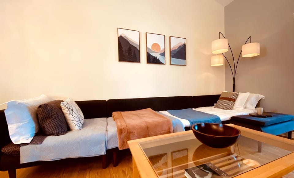 Bed, Living room