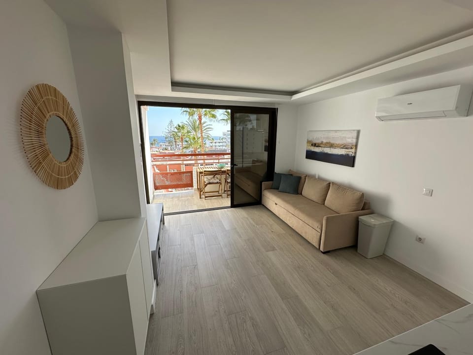TV and multimedia, Seating area