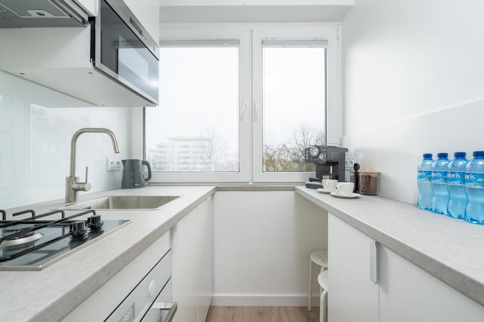 Coffee/tea facilities, Kitchen or kitchenette, dishwasher, stove