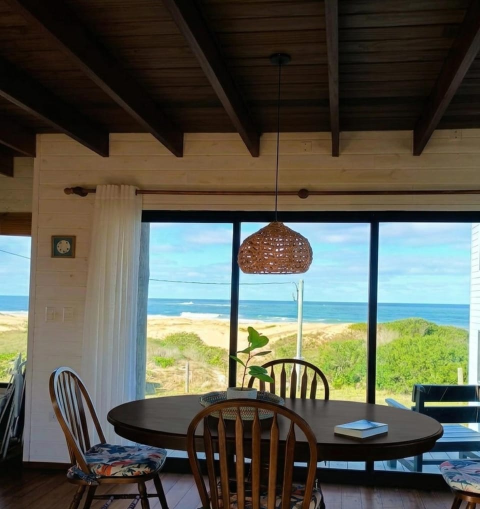 Nearby landmark, Spring, Off site, Natural landscape, Winter, Summer, Balcony/Terrace, Dining area, Beach, Sea view