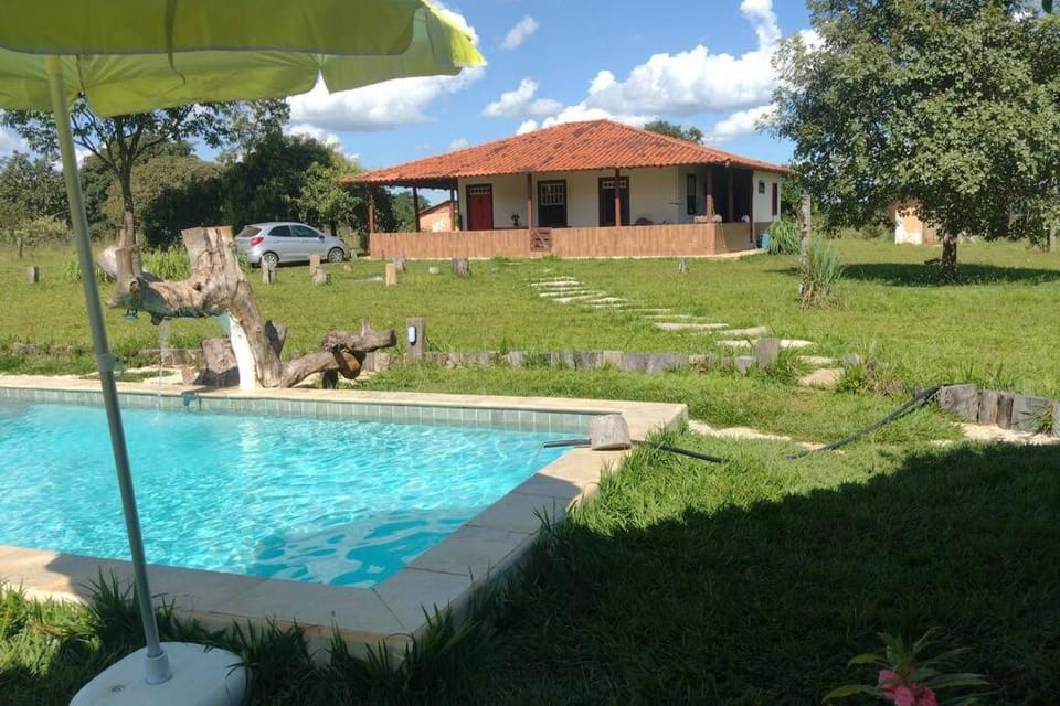 Casa Ypê House in State of Goiás