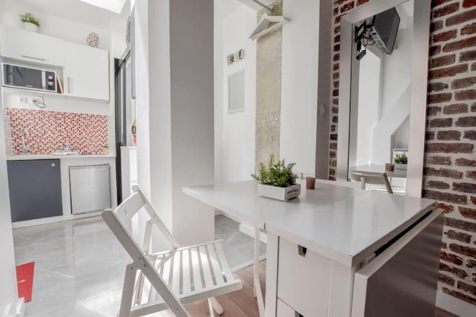 Studio paisible Paris 10ème - Canal St Martin Apartment in Paris