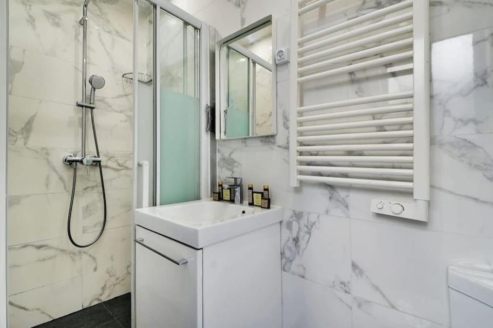Studio paisible Paris 10ème - Canal St Martin Apartment in Paris