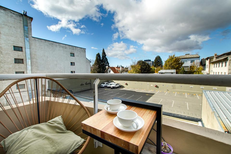 Property building, Patio, Day, Coffee/tea facilities, View (from property/room), Balcony/Terrace, Living room, Seating area, Dining area