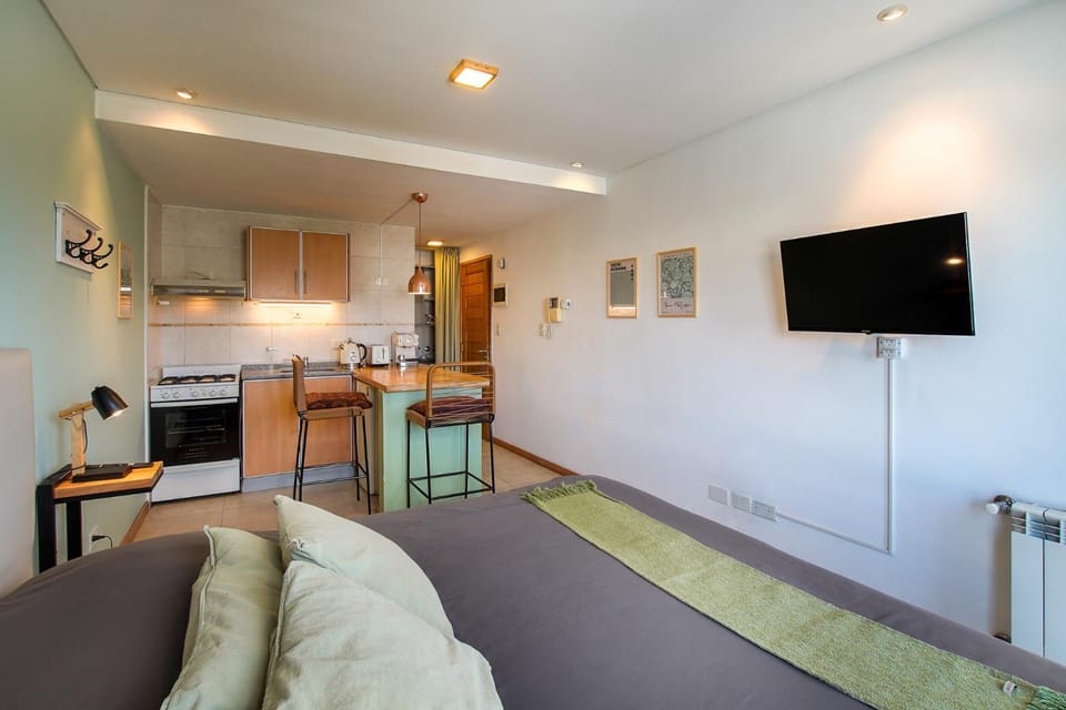 Communal lounge/ TV room, TV and multimedia, Kitchen or kitchenette, Living room, Seating area, Dining area, Evening entertainment, minibar, oven, pet friendly, stove