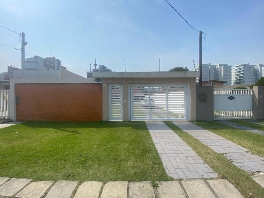 Casa duas quadras da Praia House in State of Paraná