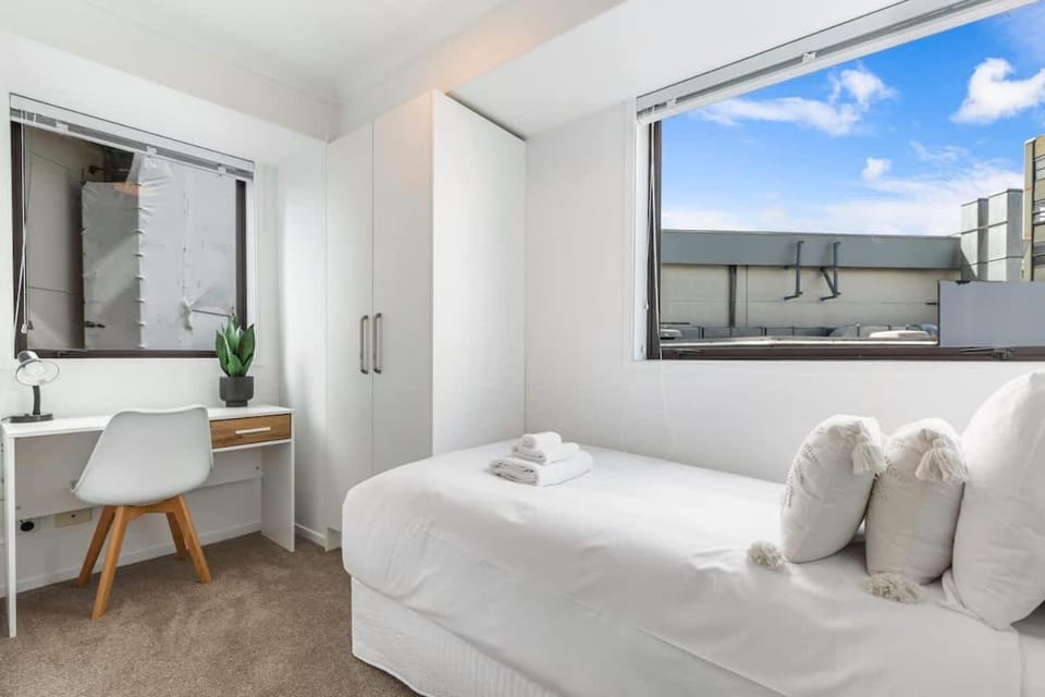 Central 3BR Full Kitchen & Amenities Zodiak Stays Apartment in Auckland
