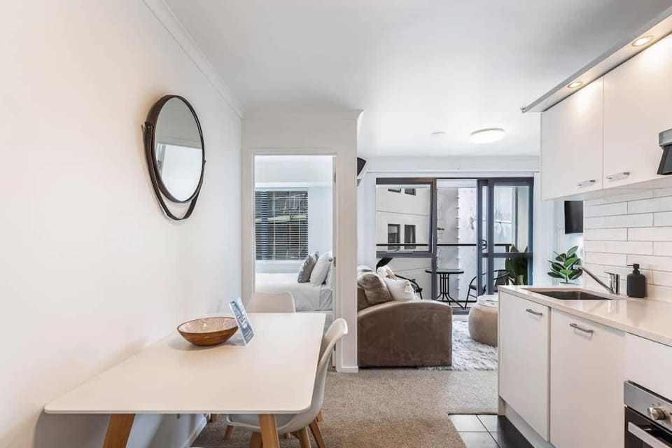 Central 3BR Full Kitchen & Amenities Zodiak Stays Apartment in Auckland