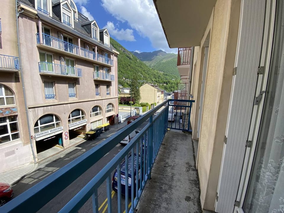 Charmant Appartement à Cauterets - Confort et Accueil Chaleureux - FR-1-812-101 Apartment in Cauterets