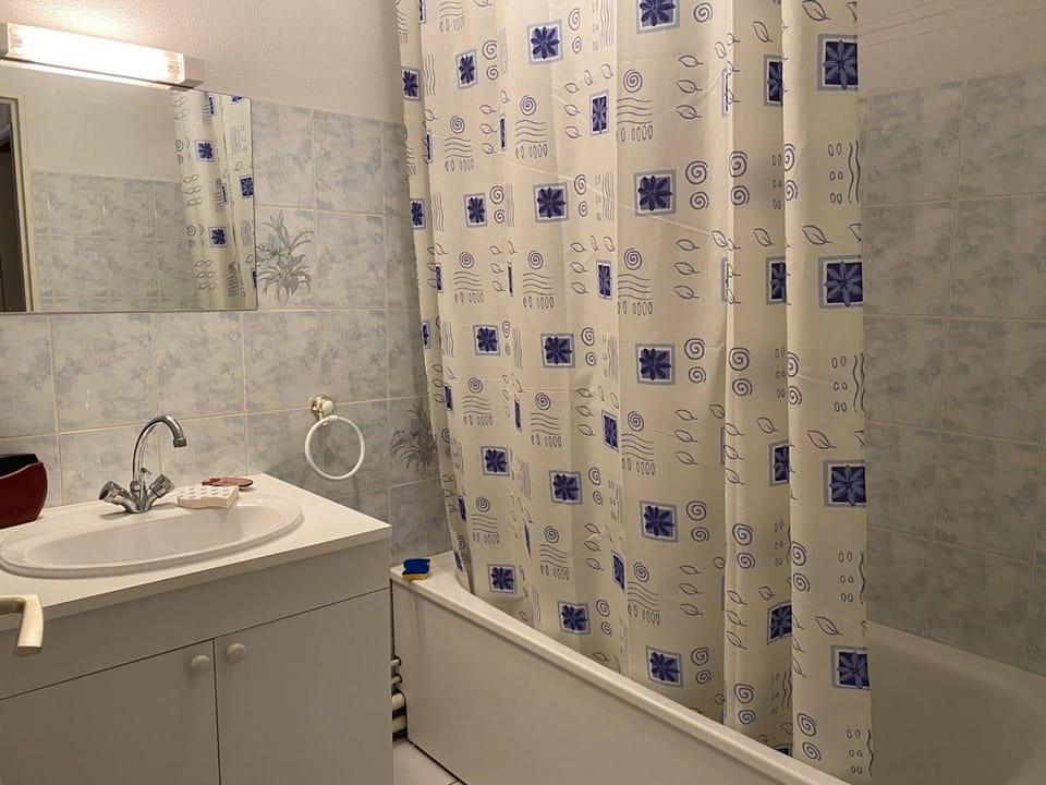 Charmant Appartement à Cauterets - Confort et Accueil Chaleureux - FR-1-812-101 Apartment in Cauterets