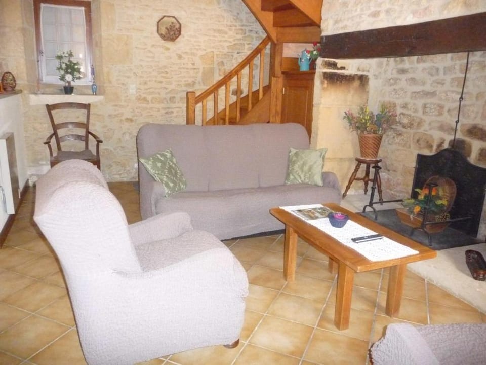 Gîte familial à Proissans avec jardin et parking - FR-1-616-390 House in Occitanie