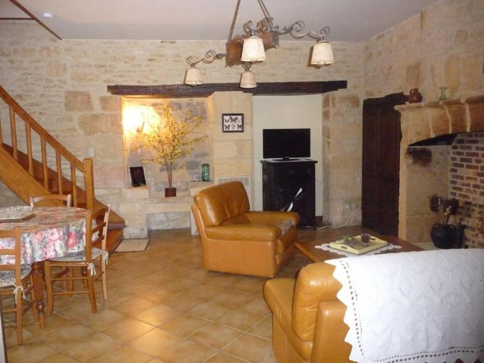 Maison mitoyenne proche Sarlat, idéale famille - FR-1-616-403 House in Occitanie